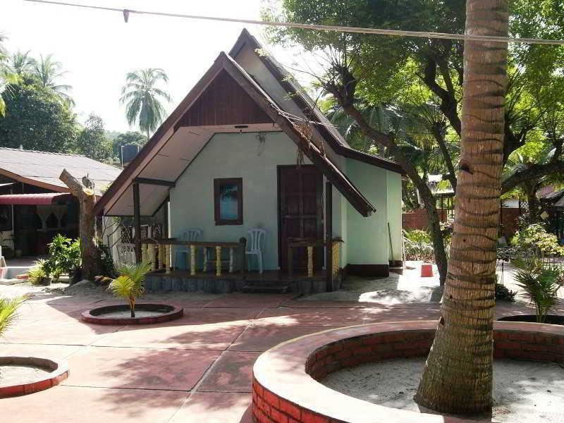 Charlie Motel & Restaurant Pantai Cenang  Exterior foto